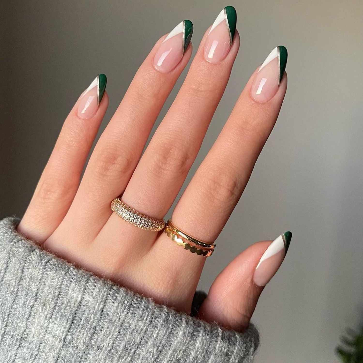 manicure francesa verde e branca