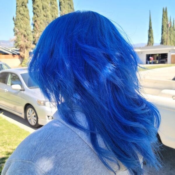 Corte de cabelo azul