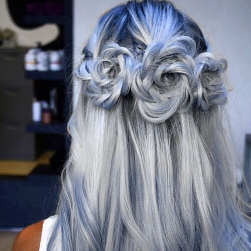 Coroa floral para cabelo nas cores azul e prata