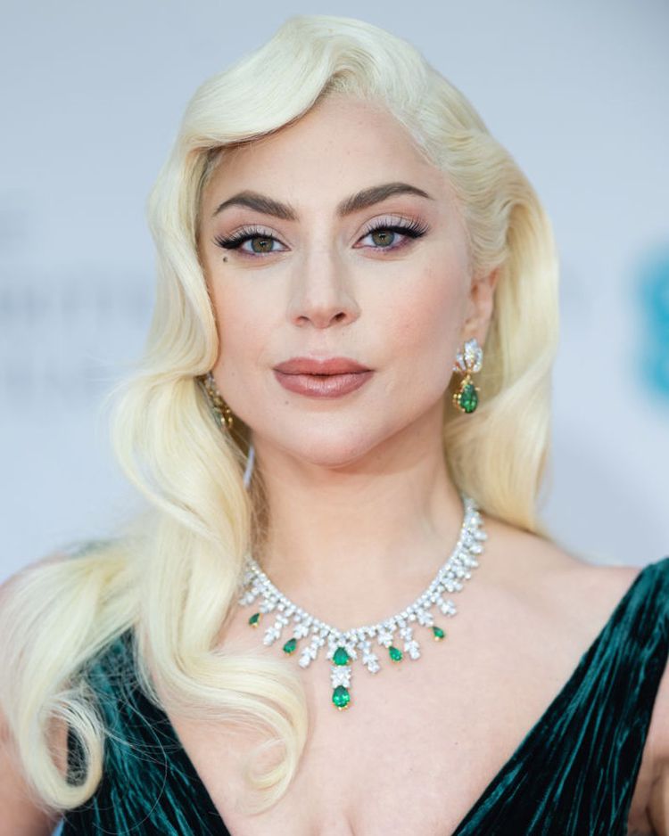 Lady Gaga como uma antiga beldade de Hollywood