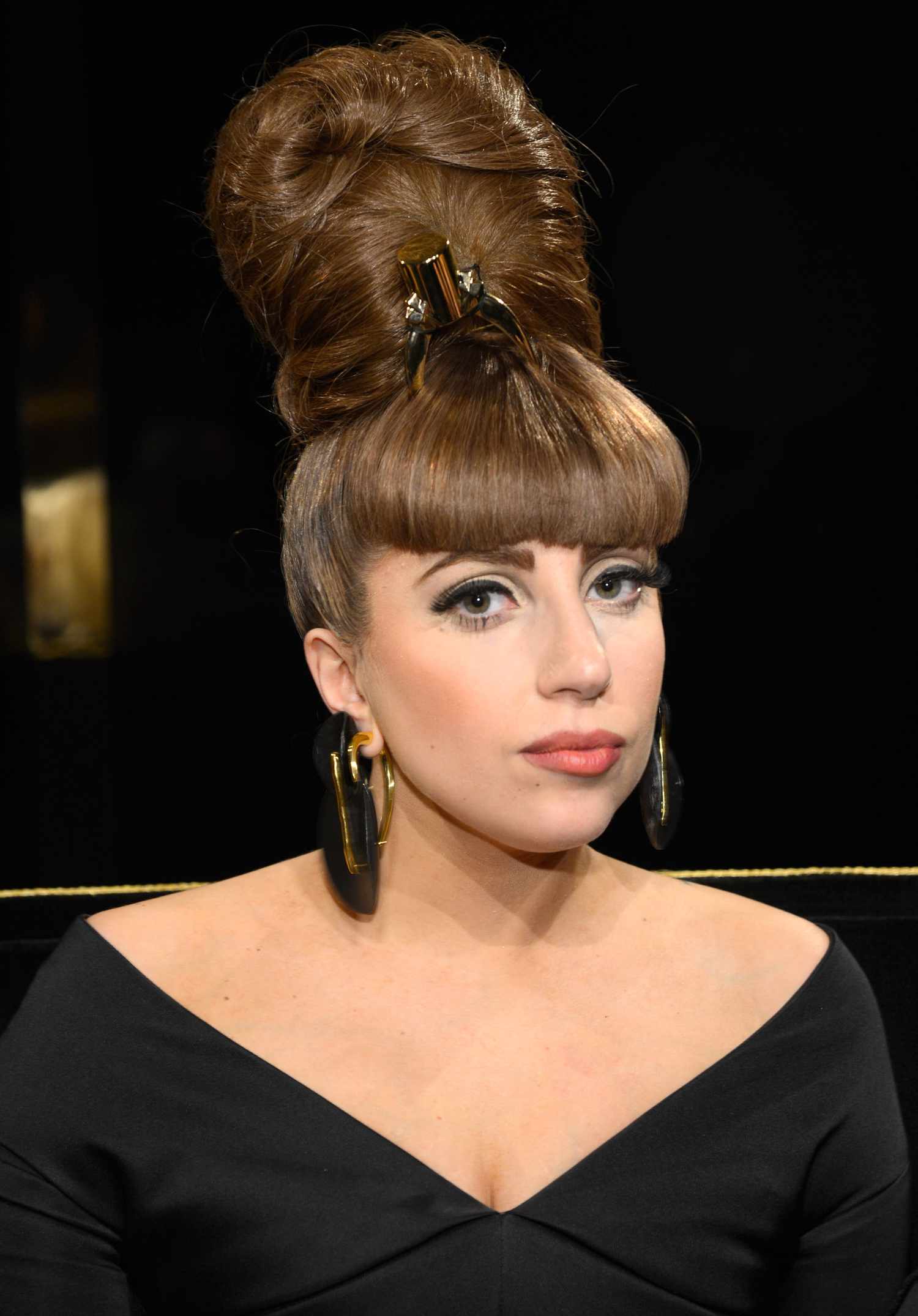 Lady Gaga com buffan marrom