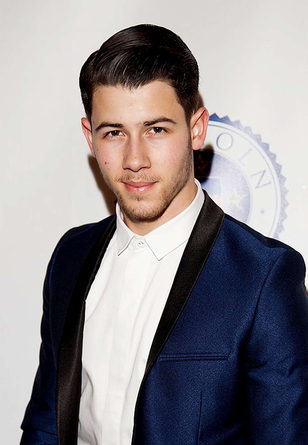 Nick Jonas Hairstyle com gel Pompadour
