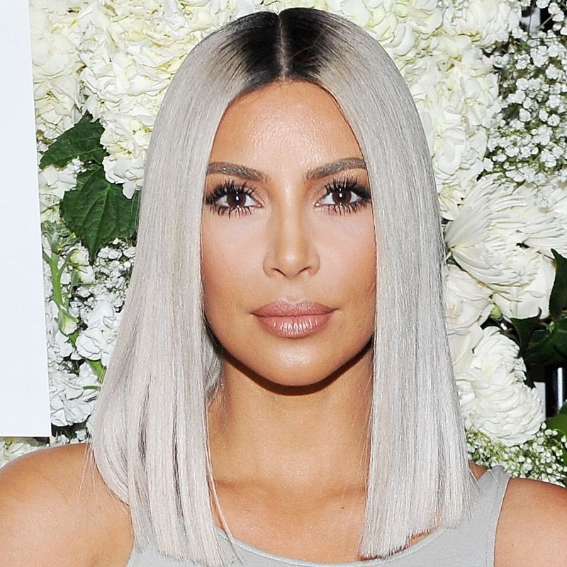 Cabelo loiro branco Kim Kardashian