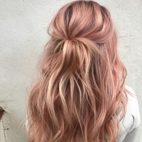Cores de cabelo pastel-ouro rosa
