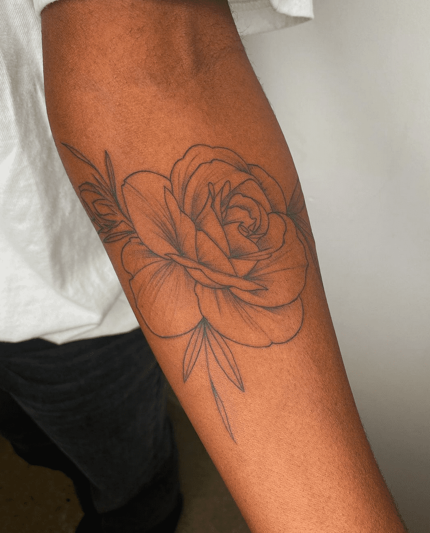 Tatuagem Rosa no antebraço