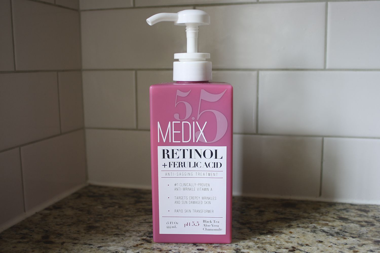 Medix 5. 5 retinol + ácido ferúlico contra a pele flácida