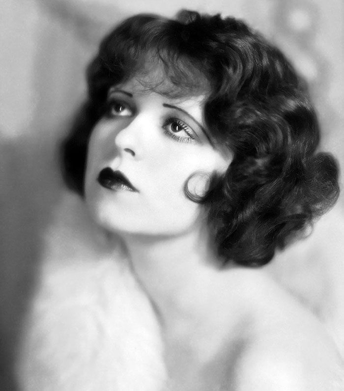 Clara Bow dos anos 1920 com lábios vermelhos